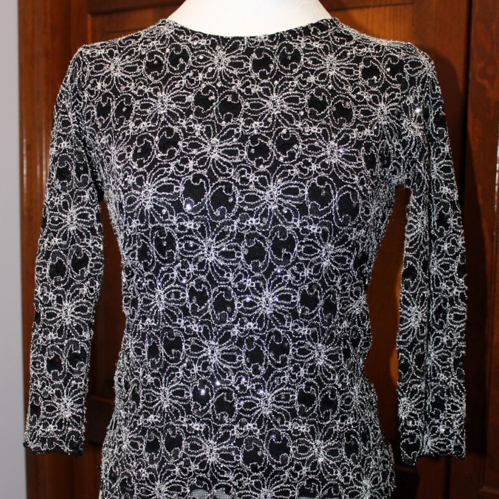 Pretty black w/silver outlined floral design & sequins top, 3/4 sleeve